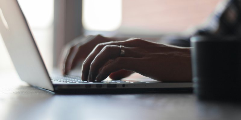 AI Guides from Devlom – Your Path to Artificial Intelligence Mastery